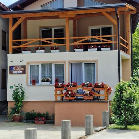 Apartment Sajra Kulen Vakuf Esterno foto