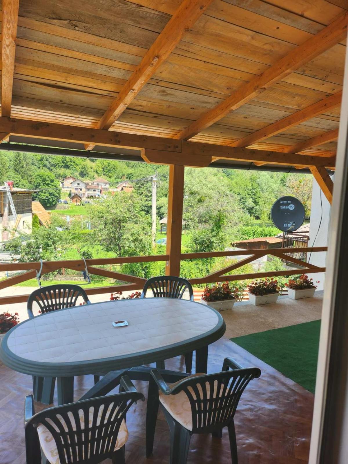 Apartment Sajra Kulen Vakuf Esterno foto