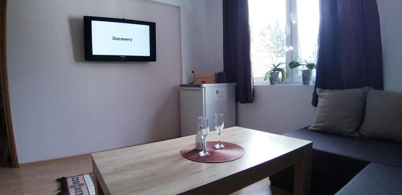 Apartment Sajra Kulen Vakuf Esterno foto