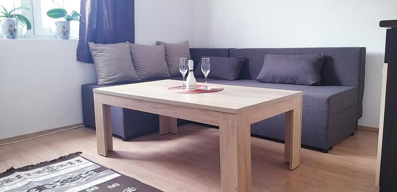 Apartment Sajra Kulen Vakuf Esterno foto