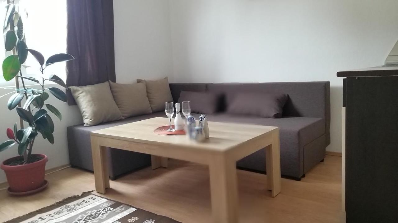 Apartment Sajra Kulen Vakuf Esterno foto